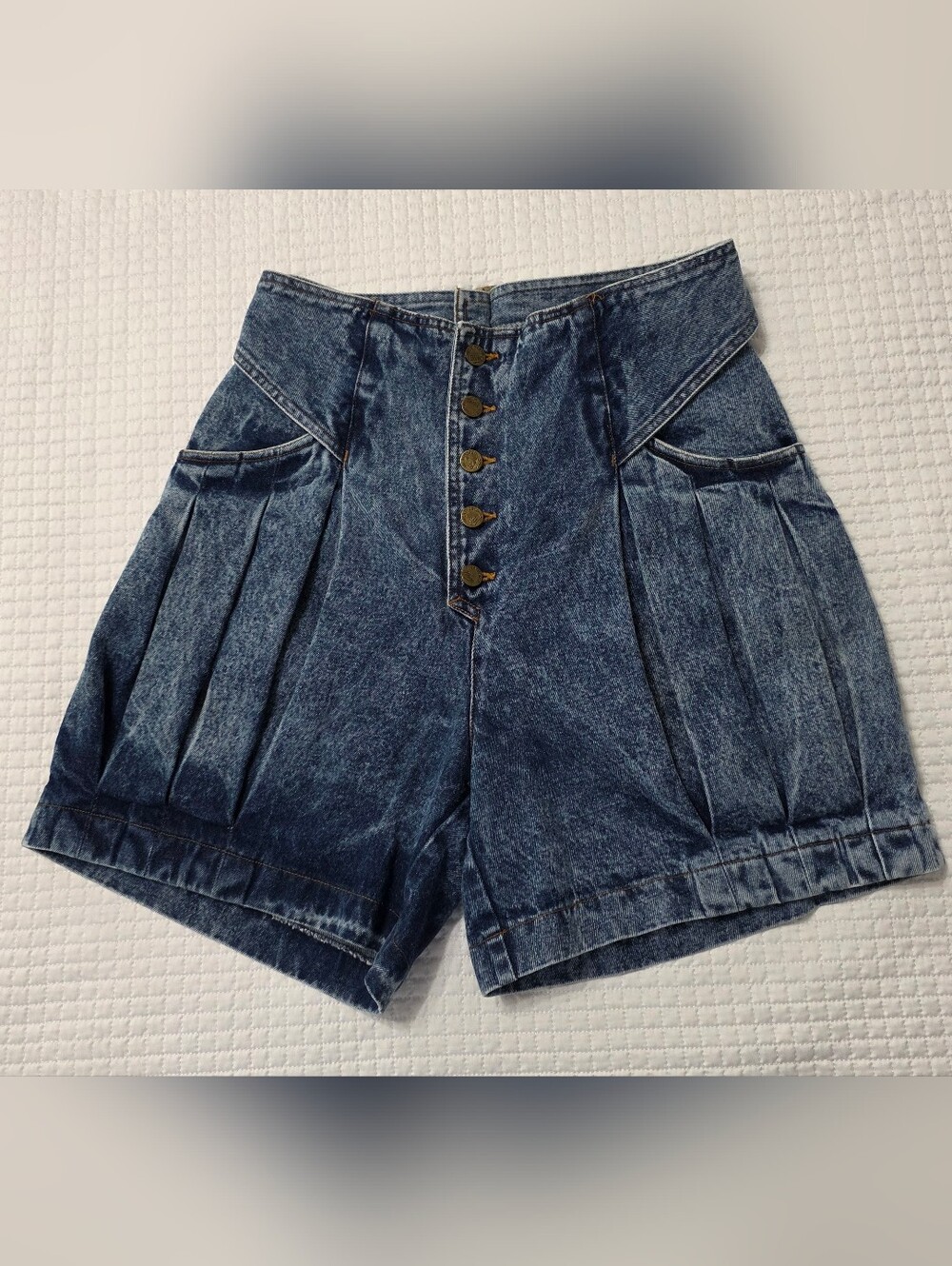 Weathered Blues Vintage 80s High-Waist Pleated Women’s Denim Shorts - Blue
